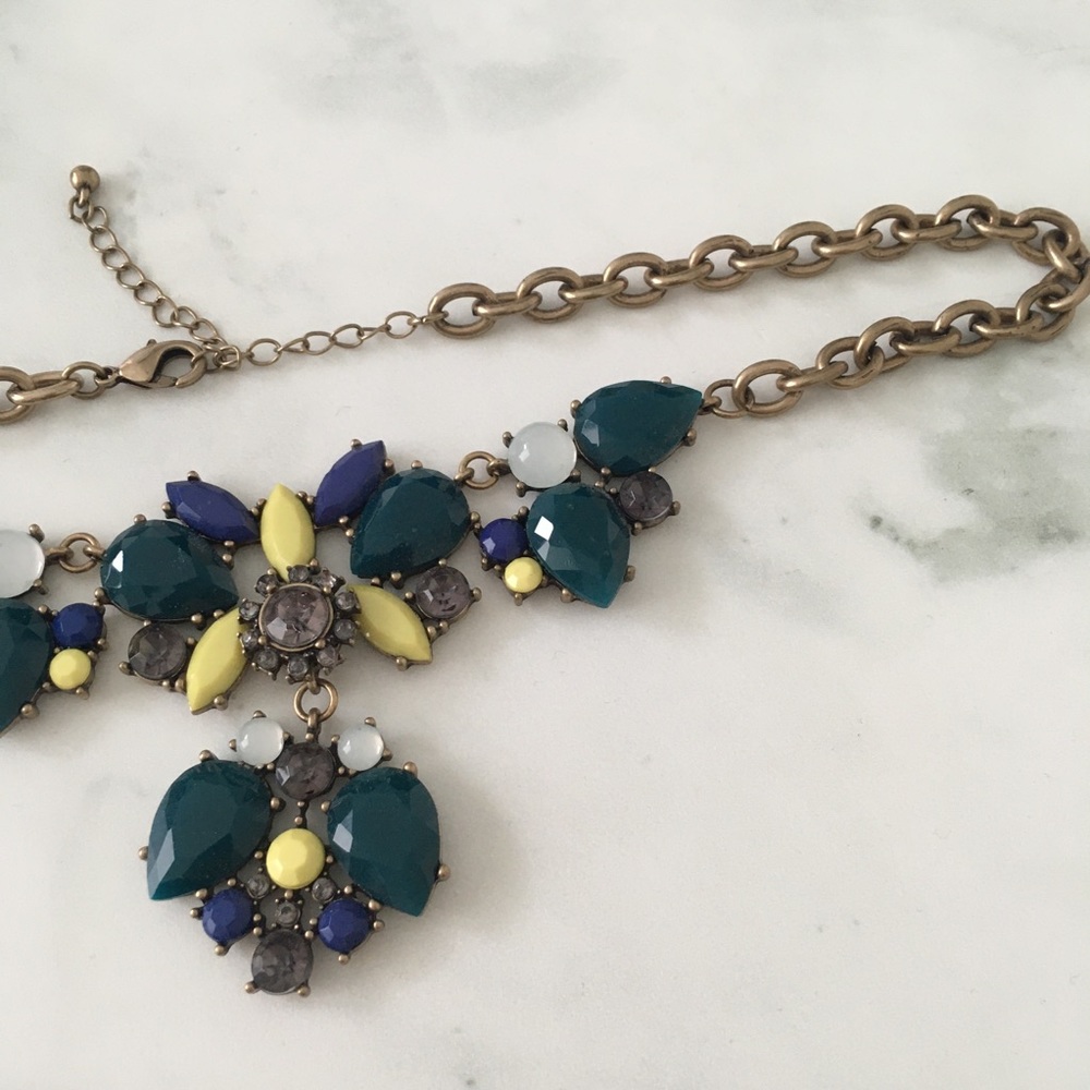 Multi-Colour Necklace - Picture 5 of 6